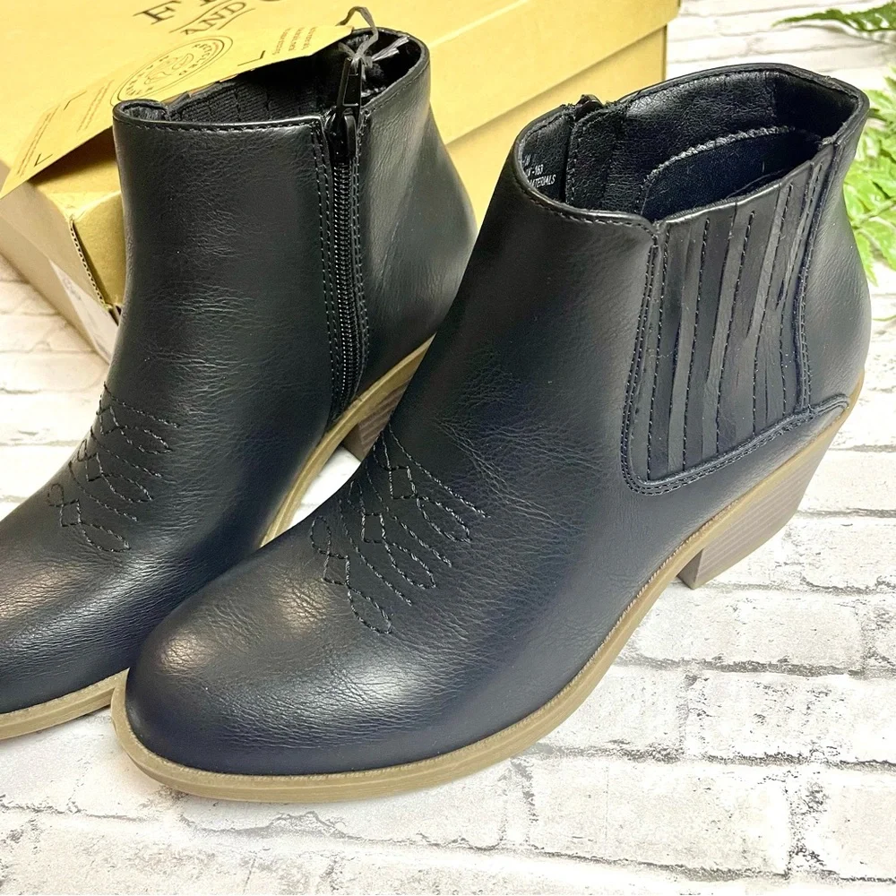 NWT Frye and Co Jude Stacked Heel Black Booties Women's Size 7.5 Bohemian Fall - Picture 2 of 10